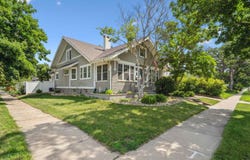 800 E Main St, Manchester, IA 52057