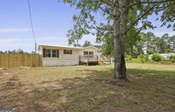 187 Barn Road Circle, Jesup, GA 31545