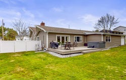 16 Robinson Gardens, Lewiston, ME 04240