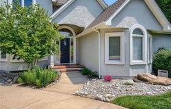 601 SW Forestpark Lane, Lee's Summit, MO 64081