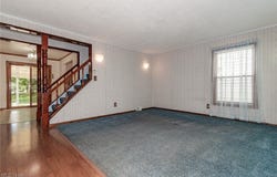 5223 Edenhurst Road, Lyndhurst, OH 44124