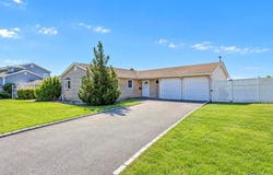 41 Shore Drive W, Copiague, NY 11726
