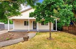 625 W M ST, Springfield, OR 97477