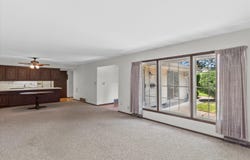 5300 Woodbridge Ln, Greenfield, WI 53221