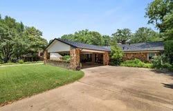 2816 Nottingham Drive, Denton, TX 76209