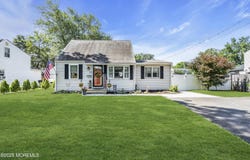 18 Woody Terrace, Hazlet, NJ 07734