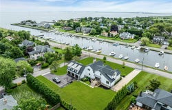 52 Concourse E, Brightwaters, NY 11718
