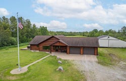 7346 Smith Rd, Saginaw, MN 55779