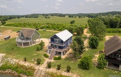 1457 Riverway Drive, Doniphan, MO 63935