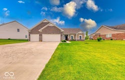 59 Manchester Drive, Trafalgar, IN 46181