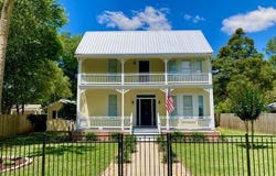 290 Crescent Drive, DeFuniak Springs, FL 32435