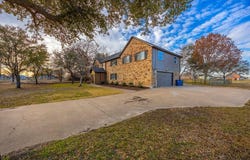 731 Rock Hill Drive, Red Oak, TX 75154