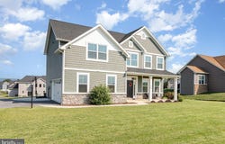 465 WINCHESTER DRIVE, CHAMBERSBURG, PA 17202