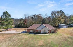1839 Lime Tree Road, Gilmer, TX 75644