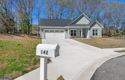 142 Fairview Station, Hartwell, GA 30643