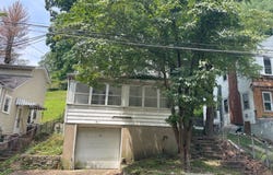 305 Grove Avenue, Charleston, WV 25302