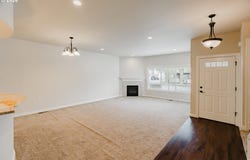 384 MARKET St, Salem, OR 97301