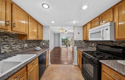 11124 Burbank Street, North Hollywood, CA 91601