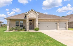 2405 Three Wood Way, Navasota, TX 77868