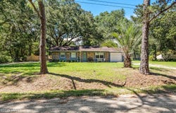 1 Country Manor Road, Beaufort, SC 29906