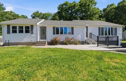 9 Pine Dr, Wilbraham, MA 01095