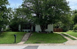 1225 S Brazos Street, Weatherford, TX 76086