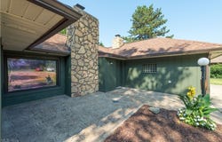 433 Chestnut Road, Seven Hills, OH 44131