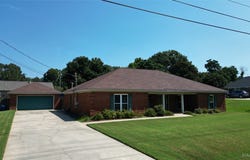 166 BELLVIEW Drive, Deatsville, AL 36022