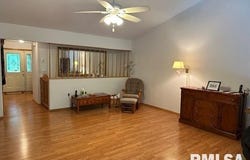 403 Timbercreek Drive, Jacksonville, IL 62650