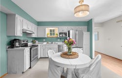 518 NE 6th Street, Blue Springs, MO 64014