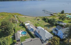 2714 Riverside Ave, Somerset, MA 02726