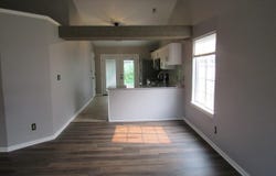 1316 Stone Bridge Dr, Hutchinson, KS 67502