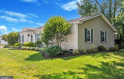 1095 JFK DRIVE, NORTH WALES, PA 19454