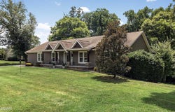 909 Claw Lane, Kodak, TN 37764