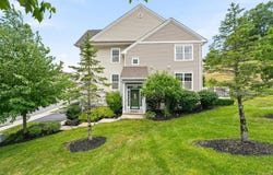 2608 Hawthorn Way, New Windsor, NY 12553