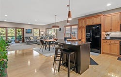 1200 Lakemoor Drive, Woodbury, MN 55129