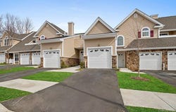 4 Steven Circle, Dix Hills, NY 11746