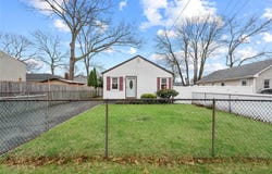 58 11th Street, Ronkonkoma, NY 11779