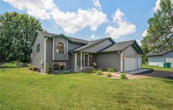9105 Maryland Avenue N, Brooklyn Park, MN 55445
