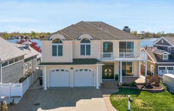 11732 N Sunrise Drive, Syracuse, IN 46567-8745