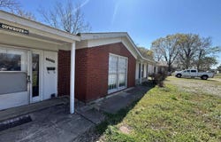 1905 S Spring St, Stuttgart, AR 72160