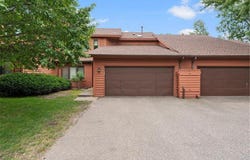10695 53rd Avenue N, Plymouth, MN 55442
