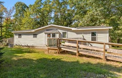 14075 Hanna Avenue NE, Cedar Springs, MI 49319