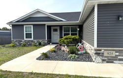 925 6th Avenue NW, DeMotte, IN 46310