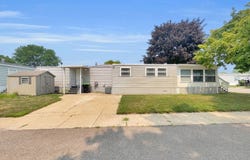 228 Greenhill Drive, White Lake, MI 48386