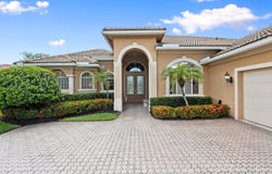 8107 Links Way, Port Saint Lucie, FL 34986