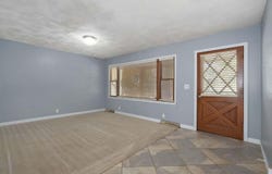 5744 S Roanoke Avenue, Springfield, MO 65810