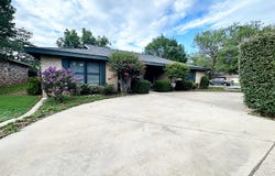 5712 70th Place, Lubbock, TX 79424