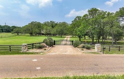 3700 Bear Creek Road, La Grange, TX 78945