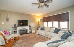 717 S 5th Avenue E, Newton, IA 50208